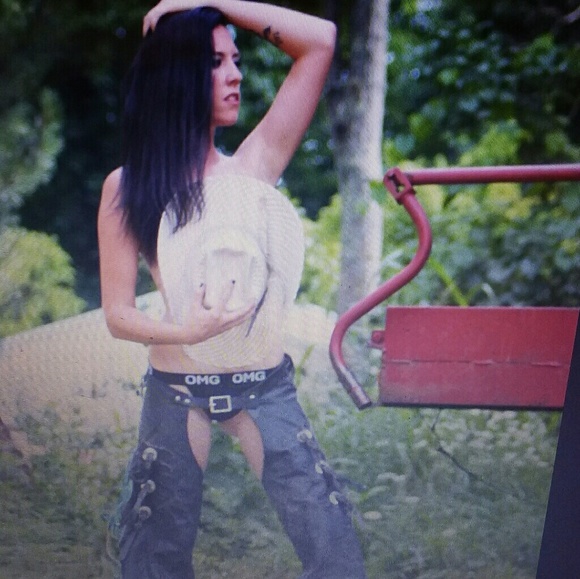 Meet your Posher, Jessie - Picture 2 of 8